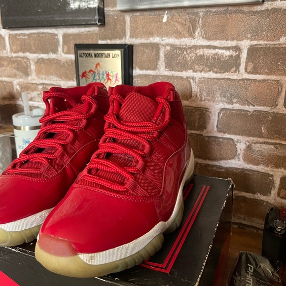 Men’s Jordan retro 11s - Picture 4 of 4